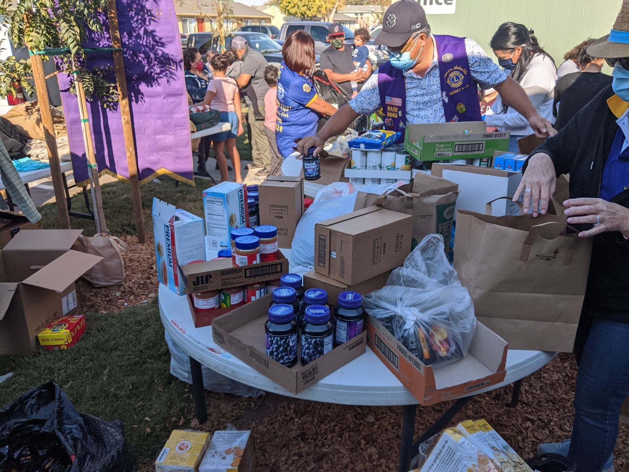 Lions hunger relief service
